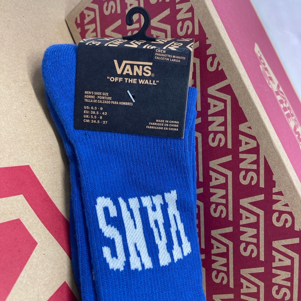 VANS "Off The Wall" socks
New with the tag authentic Vans socks (1 pair) - Picture 11 of 16